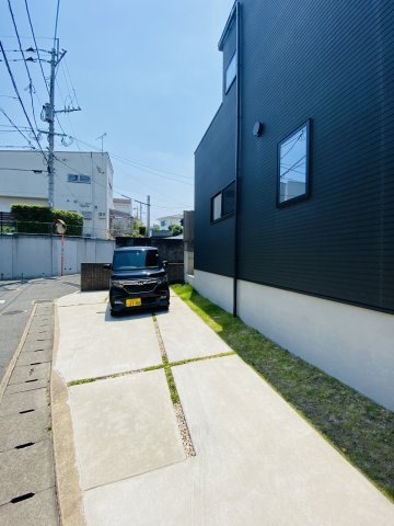 南区長住１丁目　戸建ての駐車場
