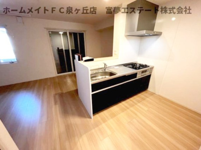 【居間・リビング】 | カーサ高善A棟 | 雨戸シャッター付き