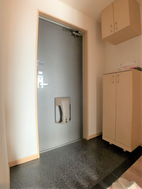 リヴェールドゥ　エスの玄関