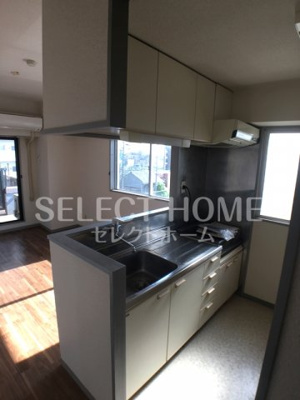 【キッチン】 | シプエビル | コンパクトなキッチンで掃除もラクラク