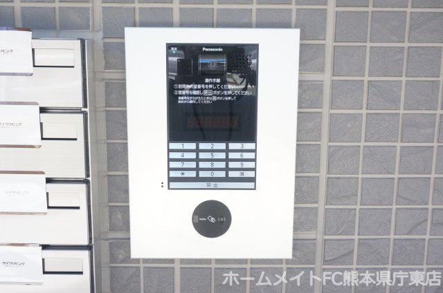 上益城郡益城町大字広崎のアパートのエントランス