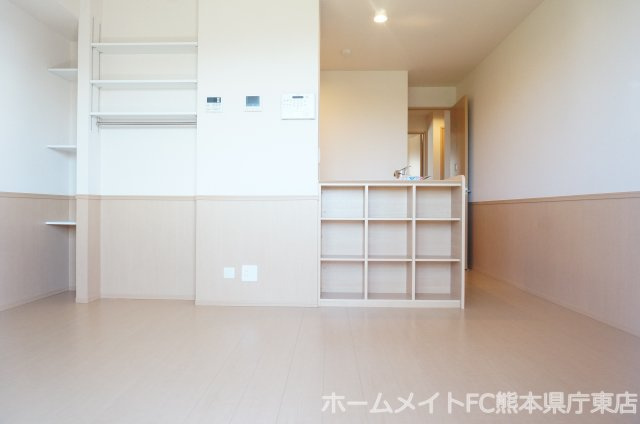 上益城郡益城町大字広崎のアパートの居間・リビング