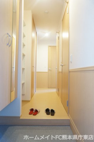 上益城郡益城町大字広崎のアパートの玄関