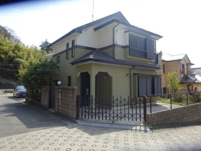 【外観】 | 北山田7丁目戸建 | グリーンライン「北山田」駅より徒歩5分！ペット＆楽器OK♪ワンちゃんまたは猫ちゃんと一緒に暮らせる庭付き一戸建てです☆