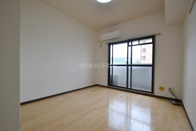 パール大宮の洋室