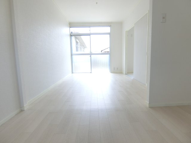 阪口ハイツの居間・リビング