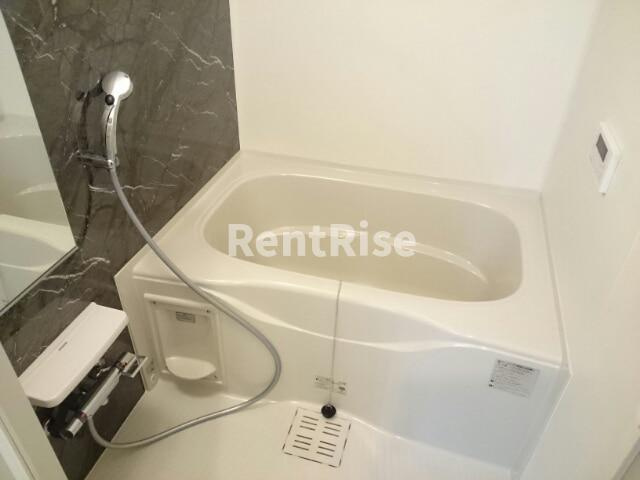 メゾン　カルムⅠの浴室