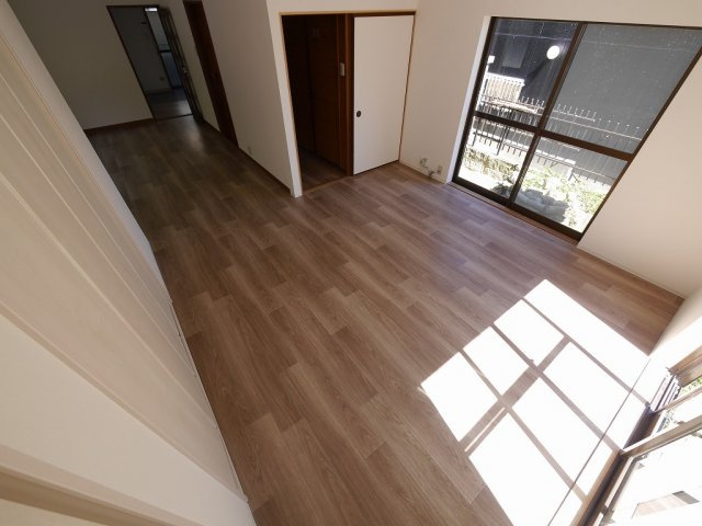 鈴蘭台西町戸建の洋室
