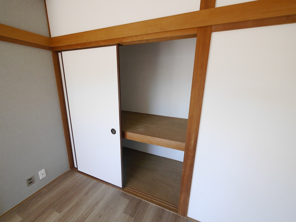 鈴蘭台西町戸建の収納