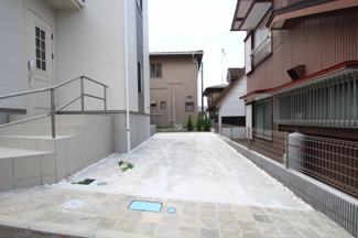 【前面道路含む現地写真】 | 宅地建物取引士による不動産のご説明・現地のご案内、住宅金融普及協会住宅ローンアドバイザーが住宅ローンのアドバイスから融資実行までのお手伝いをしっかりサポートします♪