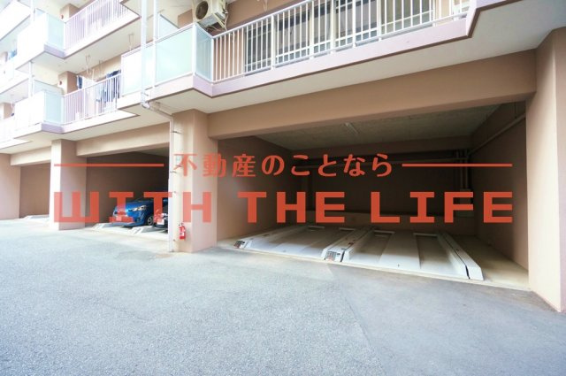 鎮西産業ビル【キャッシュバック対象物件】の駐車場|カースペースがあります