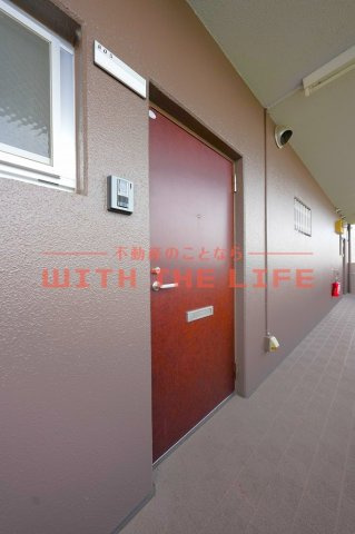 鎮西産業ビル【キャッシュバック対象物件】の玄関|収納もある玄関です