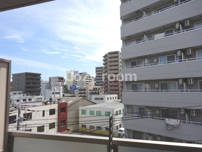 【展望】 | アルモニア江坂 | バルコニーからの眺めです（現況と異なる場合は、現況を優先します。）