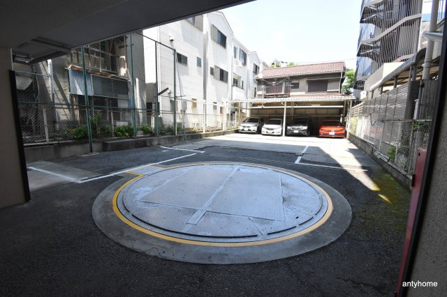 リバージュ伊藤　仲介手数料無料の駐車場