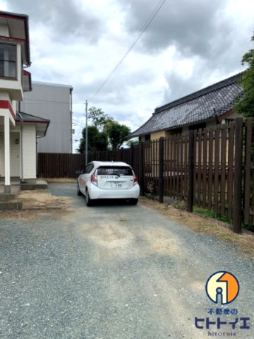 江上戸建の駐車場