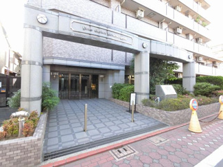 【エントランス】 | 京浜空港線「糀谷」駅徒歩6分・京急本線「京急蒲田」駅徒歩9分と2路線2駅利用可能な好立地！