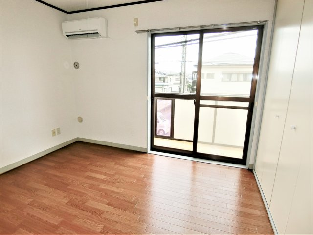 エルム大網の洋室