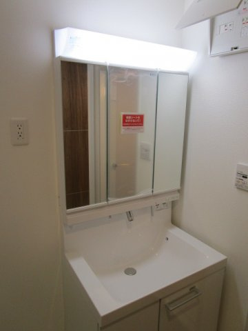 大阪市淀川区三津屋北３丁目の賃貸マンションの独立洗面台