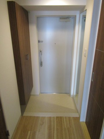 大阪市淀川区三津屋北３丁目の賃貸マンションの玄関