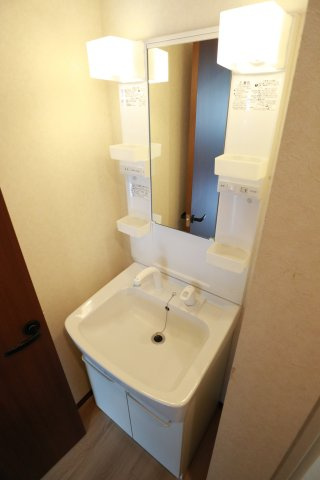 アザレアの独立洗面台