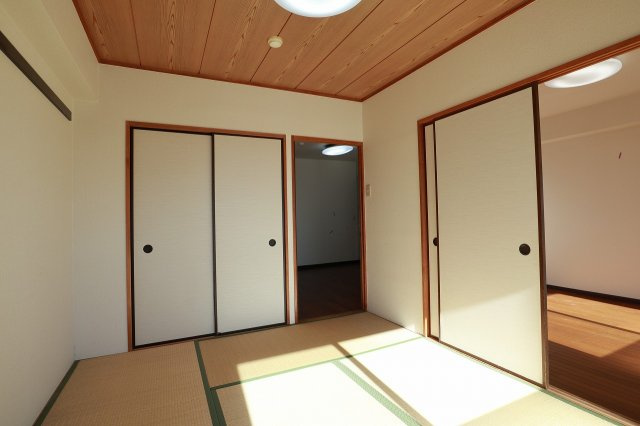 クレスト近江ビルの寝室|写真は同建物の別部屋を参考に掲載しております。
