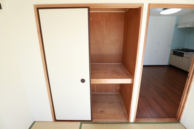 クレスト近江ビルの収納|写真は同建物の別部屋を参考に掲載しております。