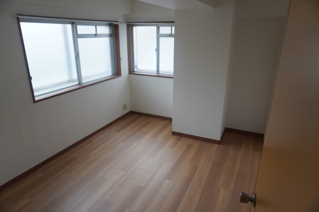 仲介手数料0！！G1ビル牧の里の洋室