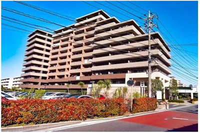 【外観】 | クレストフオルム湘南辻堂グランステージ | 辻堂駅に平坦徒歩8分。駅に向かう途中にテラスモール湘南、お買い物も便利で楽しい立地です。
最上階南西向き、明るく開放感のあるお部屋、登場です。ペットと暮らせるのも魅力です。