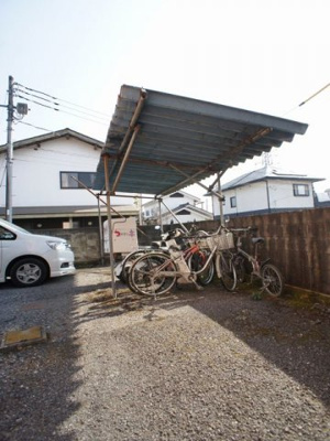 【その他共用部分】 | マルショーハイツ | 屋根付きの駐輪場があります♪