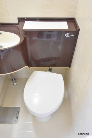 青山ハイツ淡路　仲介手数料無料のトイレ