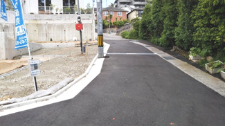 【前面道路含む現地写真】