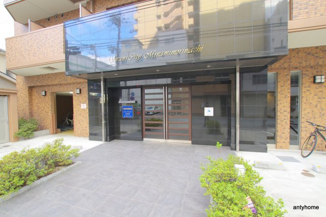 スワンズシティ南森町　仲介手数料無料のエントランス