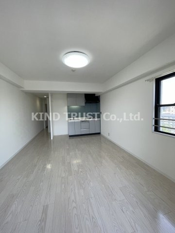 クリスタルブライト天満橋リバーサイドの居間・リビング