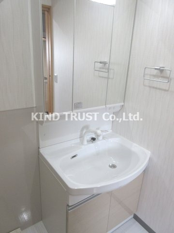 ジュームナンモリの洗面所|忙しい朝には欠かせない洗面所です