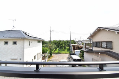【展望】 | 朝日町1丁目　新築 | 武蔵野の緑を存分に楽しめるのは、低層住宅地域ならではの眺望。夜は星空を見ながらご家族で語り合いを…