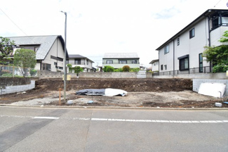 【前面道路含む現地写真】