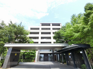 【外観】 | 総戸数４９７戸、平成２１年７月築、管理人は日勤勤務につき管理体制良好です♪