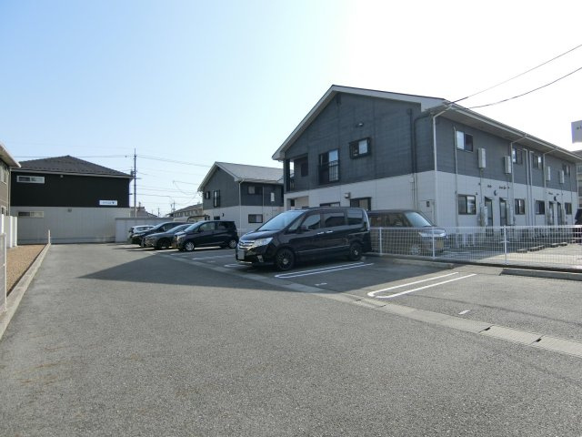 アイリスYの駐車場