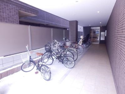Le.佐女牛井（ルサメガイ）の駐車場|駐輪場