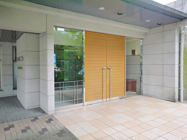 東生駒パークスイーツのエントランス