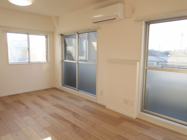 シャイレンドラパレスの居間・リビング