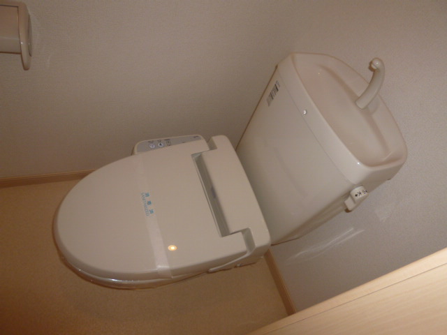 レトワールＢのトイレ|シャワー付きトイレ