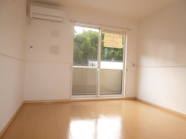 レトワールＢの居間・リビング|洋室