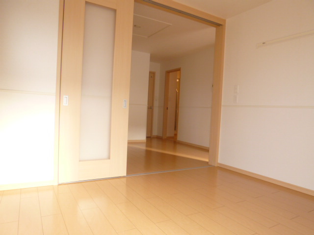 レトワールＢの居間・リビング