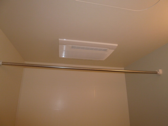 レトワールＢの浴室|浴室乾燥機