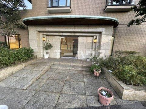 船橋市前原西４丁目の賃貸マンションのエントランス