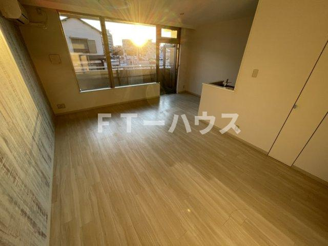 船橋市前原西４丁目の賃貸マンションの居間・リビング