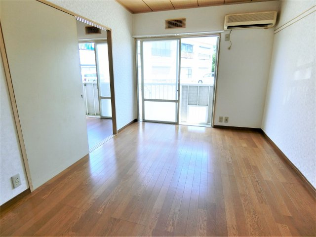 サニーハイム小高の居間・リビング