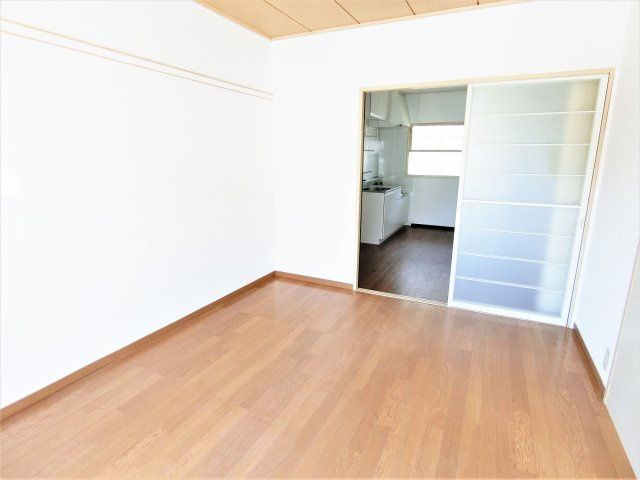 サニーハイム小高の居間・リビング