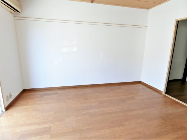 サニーハイム小高の洋室